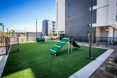The Apex @Meadows Apartments - Las Vegas, NV
