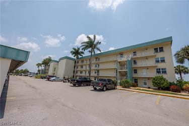 1660 Pine Valley Dr #208 - Fort Myers, FL