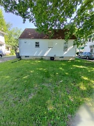1959 Wakefield Ave - Youngstown, OH