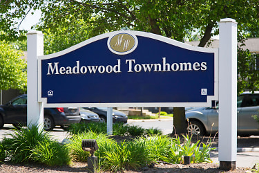 Meadowood Townhomes Apartments - Canton, MI