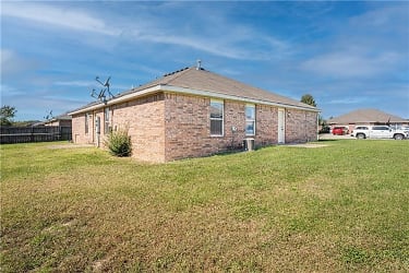 310 E Southern Trace Dr - Rogers, AR