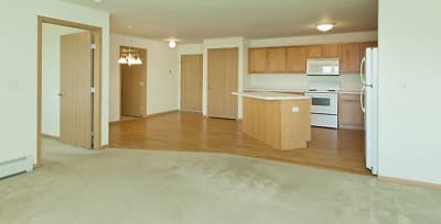 Eagle Pointe (2550 Voyageur) Apartments - Hastings, MN