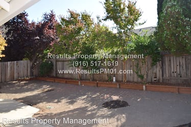 119 Arbuckle Ave - Folsom, CA
