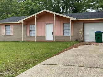 5662 Rose Dr - Moss Point, MS