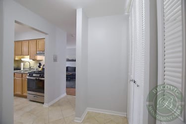 5534 N Kenmore Ave unit 500 - Chicago, IL