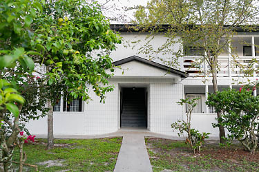Oak Terrace Apartments - Gainesville, FL