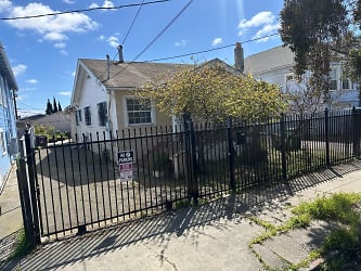 1334 93rd Ave - Oakland, CA