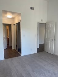 Twin Creek Commons Apartments - Roseville, CA