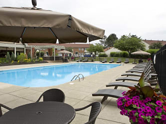 Park Club Apartments - Westerville, OH
