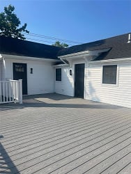 152 S Country Rd #3 - Bellport, NY