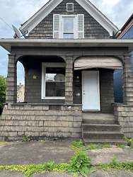 3828 Harrison St - Bellaire, OH