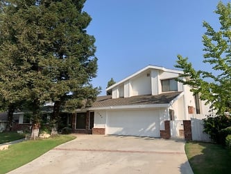 3504 Crest Dr - Bakersfield, CA