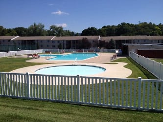 Helfrich Spring Apartments - Whitehall, PA
