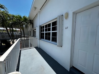 9745 Bay Harbor Terrace unit 27 - Bay Harbor Islands, FL