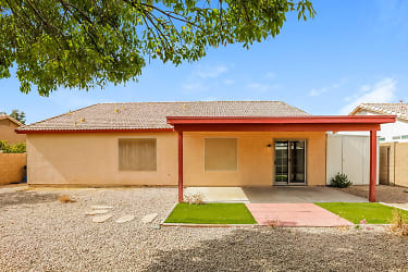 1041 W 12th Ave - Apache Junction, AZ