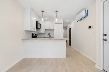 124 West End Ave unit 1 - Brooklyn, NY