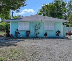 12382 Dolphin Rd - Bokeelia, FL