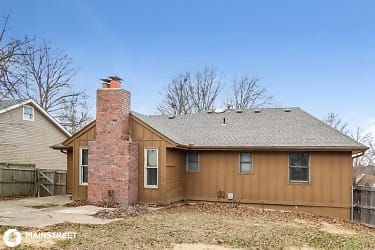 2012 NW 9 St - Blue Springs, MO