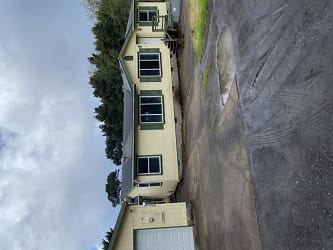 5128 SW Field Ave - Waldport, OR