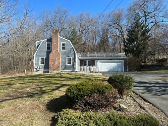 29 Tower Rd - Ludlow, MA