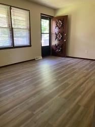 2023 S Florence Ave unit 4 - Springfield, MO