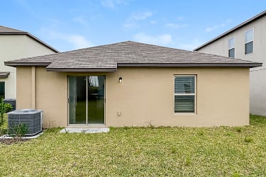 7765 Silver Berry Ct - Gibsonton, FL