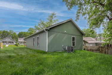 309 E Short Ave - Independence, MO