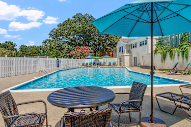 Barracks West Apartments - Charlottesville, VA
