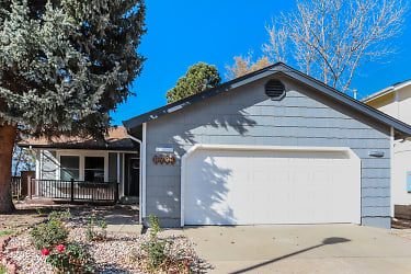 8991 S Coyote St - Highlands Ranch, CO
