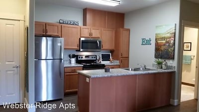 Webster Ridge Apartments - Gladstone, OR