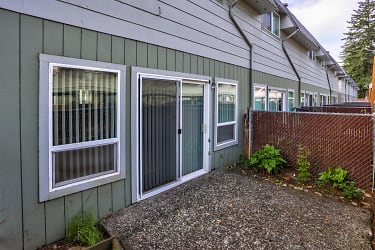 Canby Garden Townhomes Apartments - Canby, OR