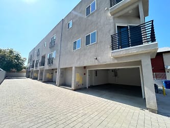 Elmer Ave. Townhomes - North Hollywood, CA