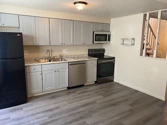 5225 Balsam St unit 13 - Arvada, CO