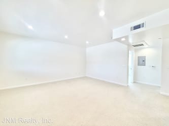 7514 Haskell Ave - Los Angeles, CA