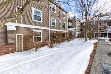 Stone Farm Apartments - Lebanon, NH