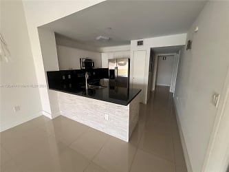 4370 NW 107th Ave #202 - Doral, FL