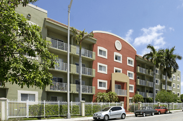 South Wind Apartments - Hialeah, FL