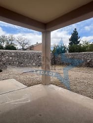 716 Indian Hollow Rd - Las Cruces, NM
