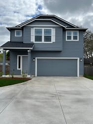 1683 Dotie Dr - Springfield, OR