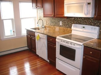 34 Willoughby St unit 3 - Somerville, MA