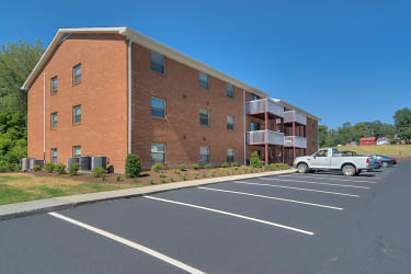 1711 Whipple Apartments - Blacksburg, VA