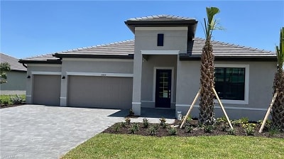 10859 Timber Creek Dr - Fort Myers, FL
