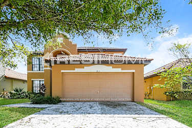 3011 Camino Real Dr S - Kissimmee, FL