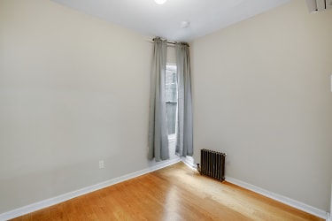 Room for rent. 208 East 95th Street - New York City, NY