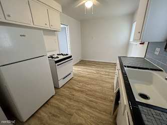 15341 E 9 Mile Rd - Eastpointe, MI