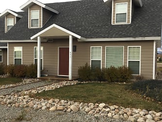 441 Country Club Ln - Pinedale, WY