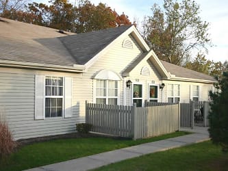Ashberry Village Apartments - Niles, OH