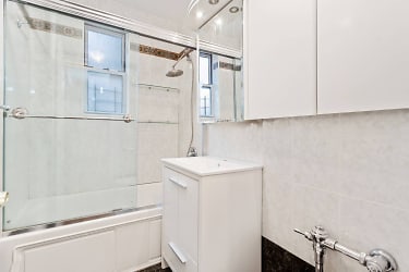 65-65 Wetherole St #4M - Queens, NY