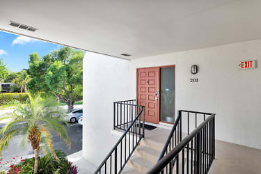 1723 Embassy Dr #201 - West Palm Beach, FL