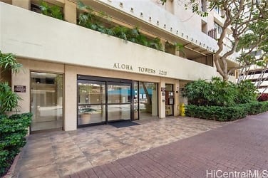 2215 Aloha Dr #4J - Honolulu, HI